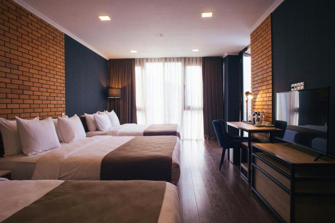 Bricks Hotel 第比利斯 外观 照片
