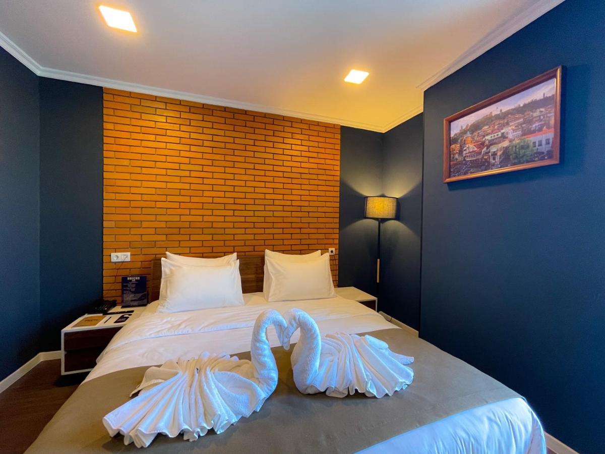 Bricks Hotel 第比利斯 外观 照片