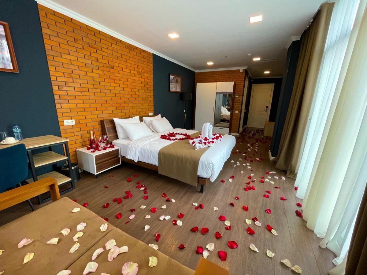 Bricks Hotel 第比利斯 外观 照片