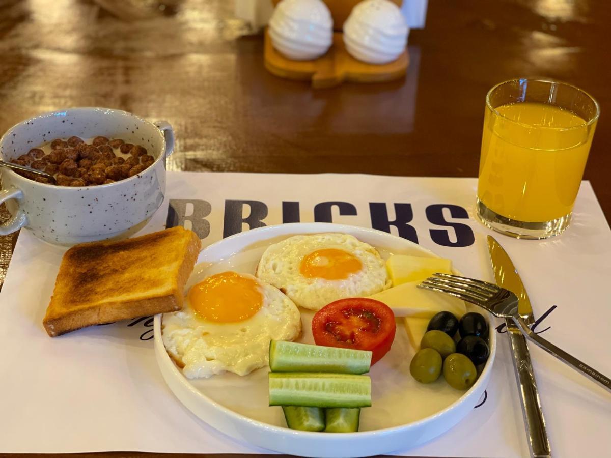 Bricks Hotel 第比利斯 外观 照片