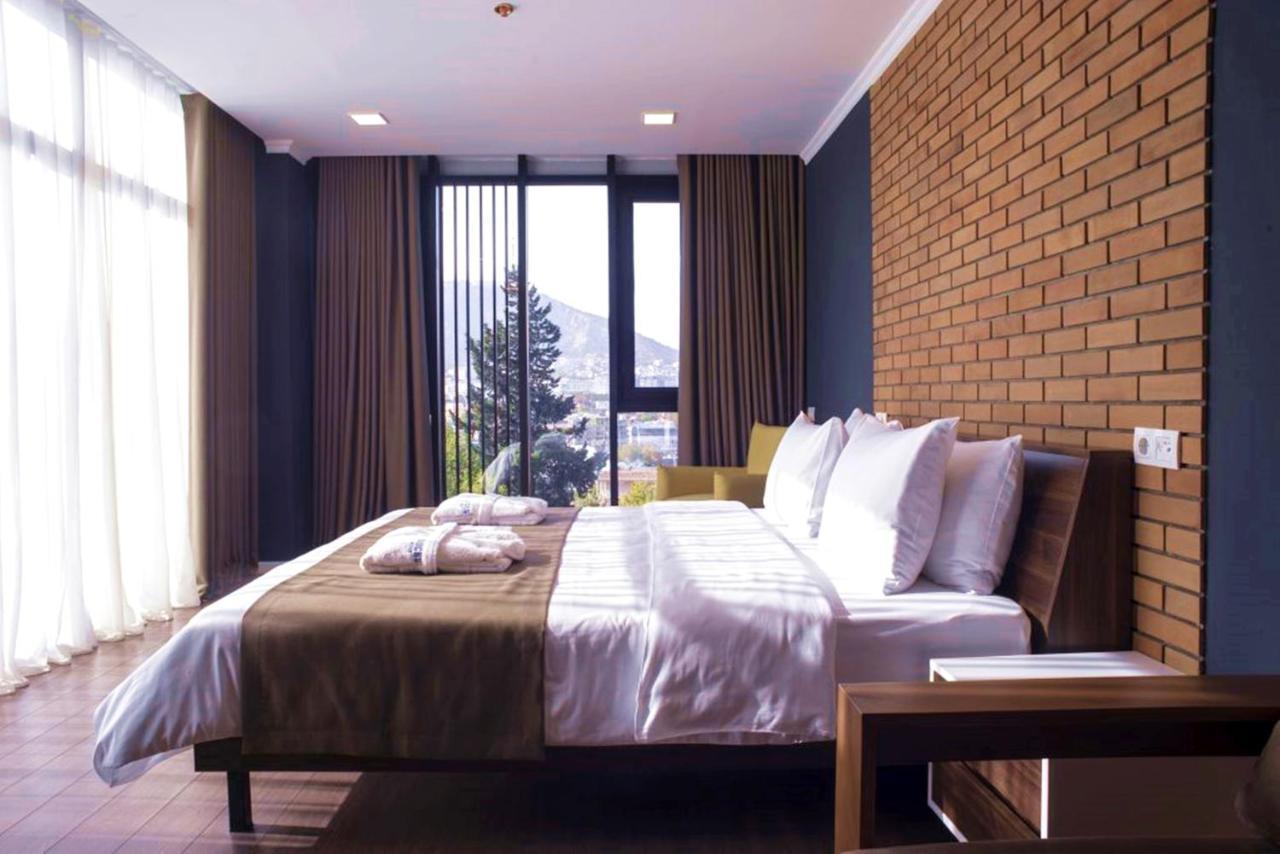 Bricks Hotel 第比利斯 外观 照片