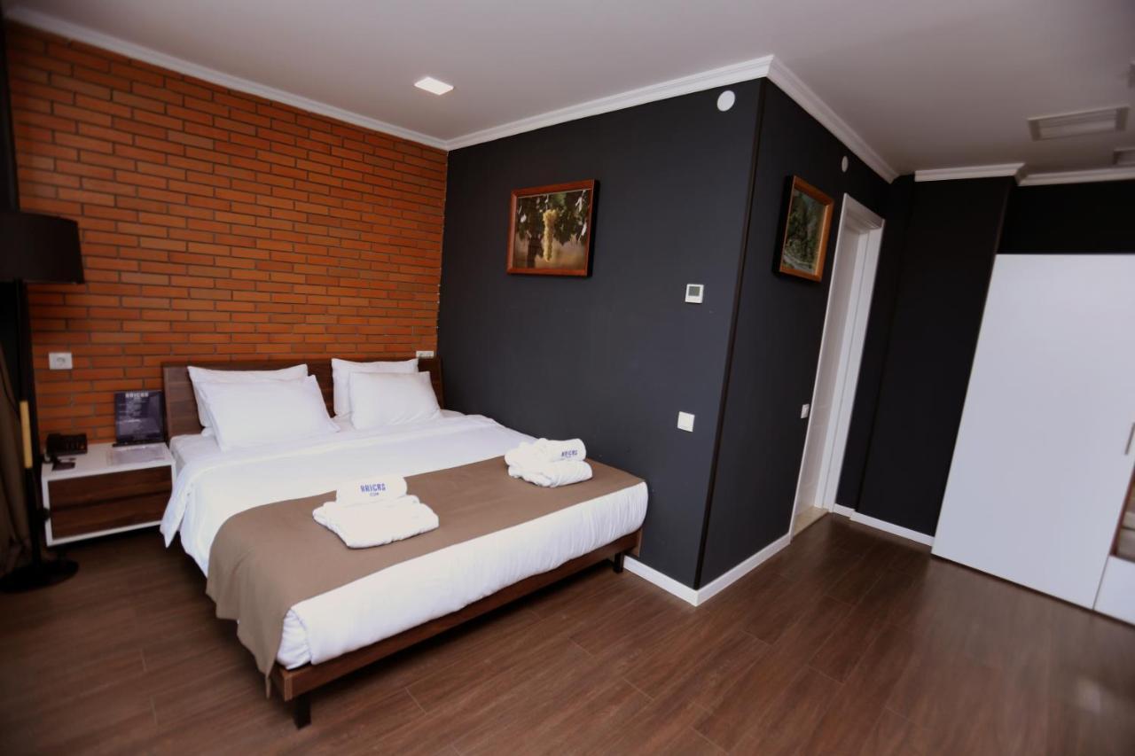 Bricks Hotel 第比利斯 外观 照片