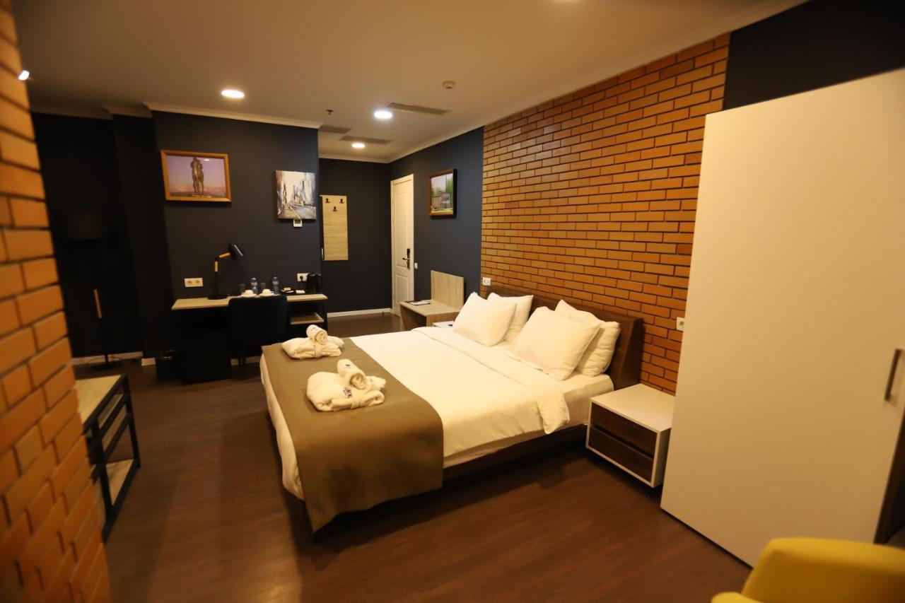 Bricks Hotel 第比利斯 外观 照片