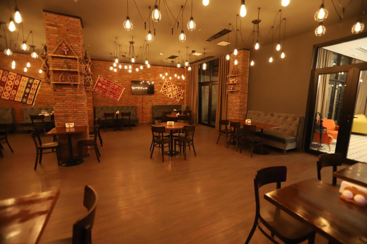 Bricks Hotel 第比利斯 外观 照片