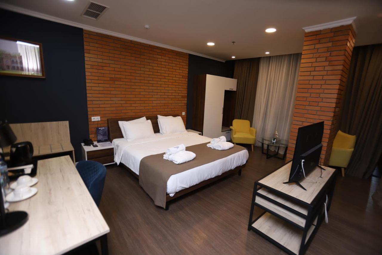 Bricks Hotel 第比利斯 外观 照片